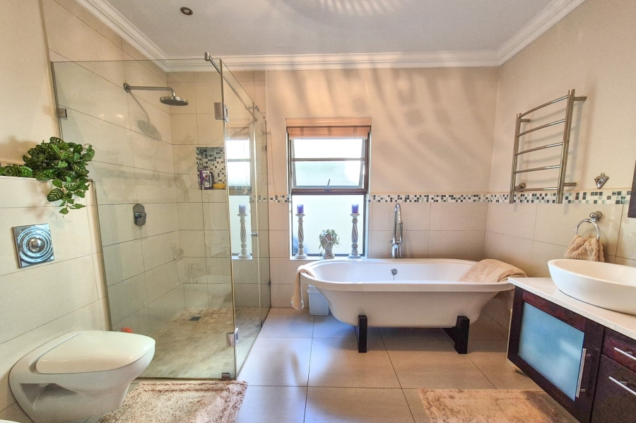 3 Bedroom Property for Sale in Boschenmeer Golf Country Estate Western Cape